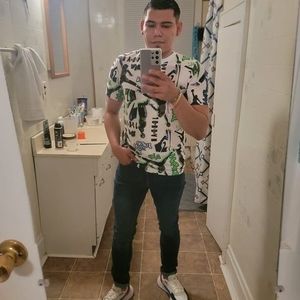 Meet your Posher, Carlos ignacio